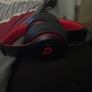 Nothing wrong with it is a plugin Beats Not wireless